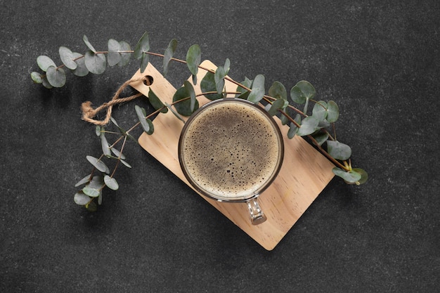 Photo top view cup of coffee on table