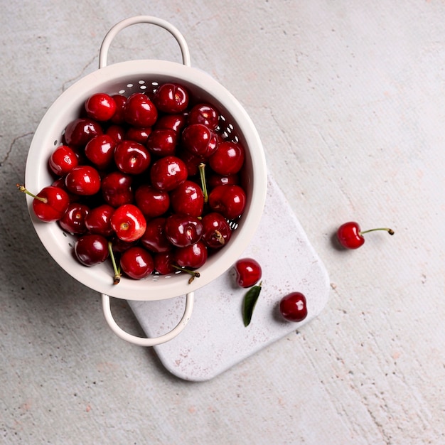 Photo top view of delicious cherries concept