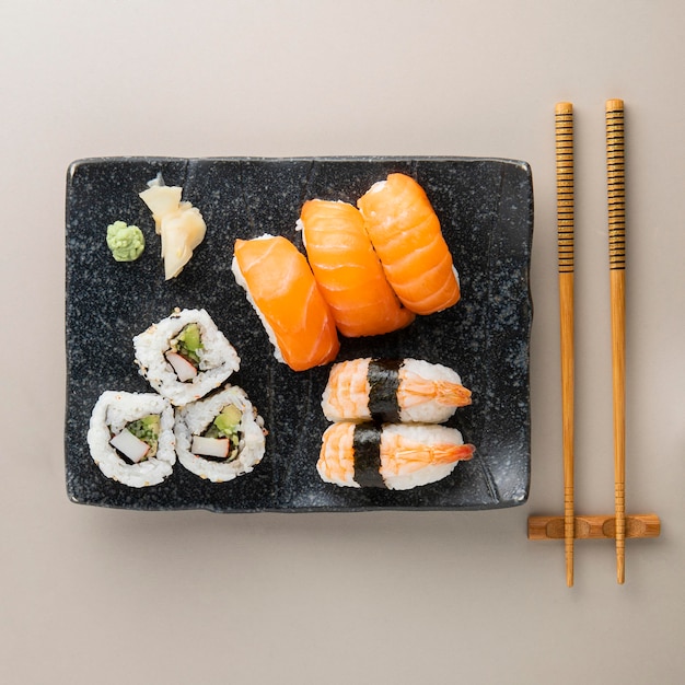 Foto vista dall'alto del delizioso concetto di sushi