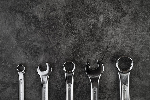 Photo top view different types of wrenches