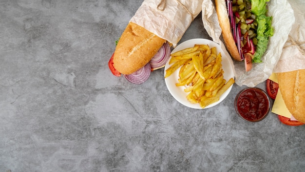 Vista dall'alto fast food con spazio di copia