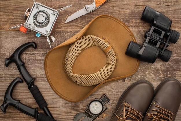 Photo top view hat boots hiking