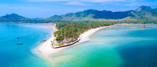 Photo top view at koh mook tropical island in the andaman sea trang in thailand