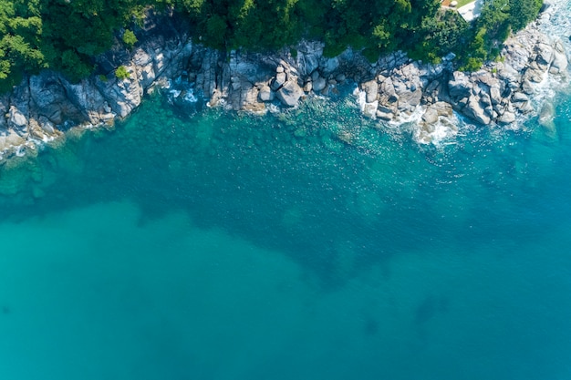 夏の美しい熱帯の海の上から見た風景