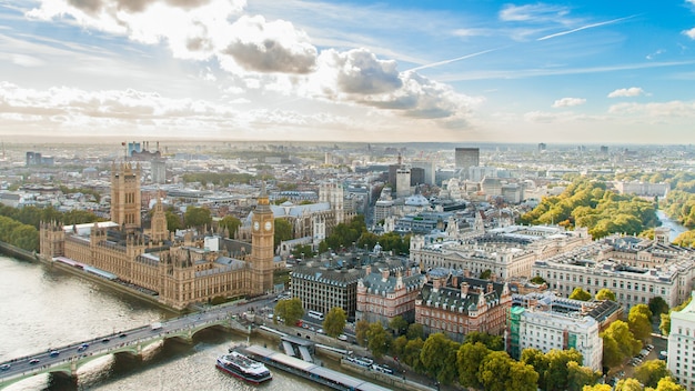 Foto vista dall'alto dello skyline di londra