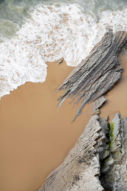 写真 砂の上の海の波の上面図