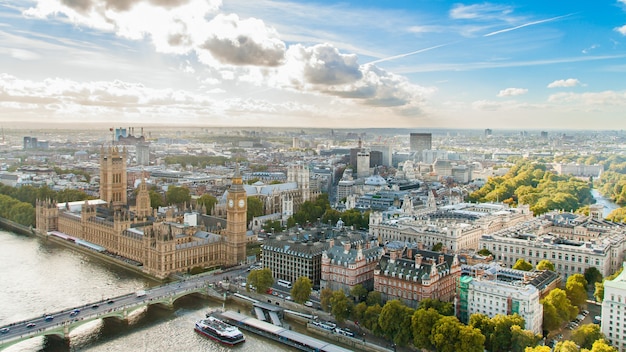 Фото Вид сверху на лондонский горизонт