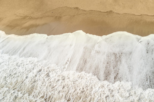 写真 海の波の上からの眺め