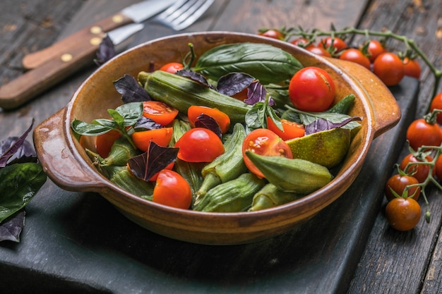 top view salad with okra, and tomatoes