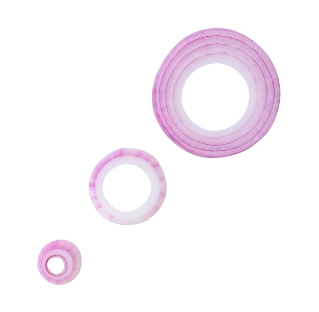 Фото Сверхний вид набора красных или фиолетовых кусочков лука или кольцов лука, разбросанных изолированно на белом фоне