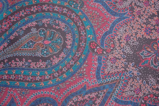 Вид сверху на мягкую шерстяную текстильную текстуру с орнаментом