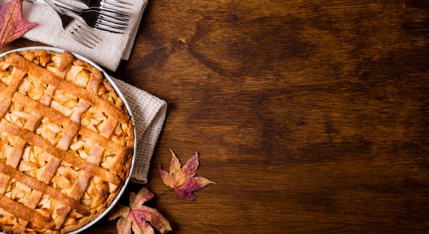 Top view of thanksgiving apple pie with copy space