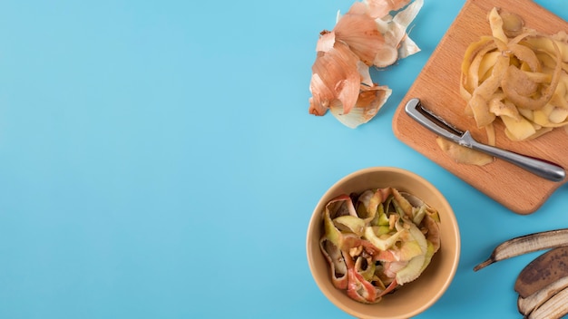 Foto vista dall'alto sul concetto di cucina spazzatura