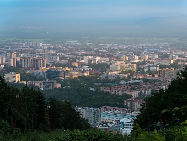 Вид сверху на Южно-Сахалинск с горы Большевик