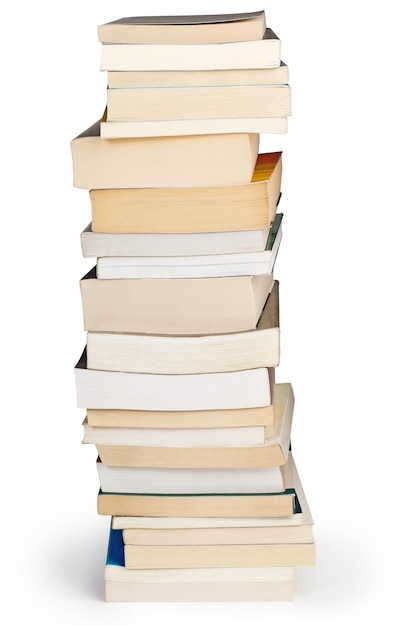 Toren van boeken geïsoleerd op wit