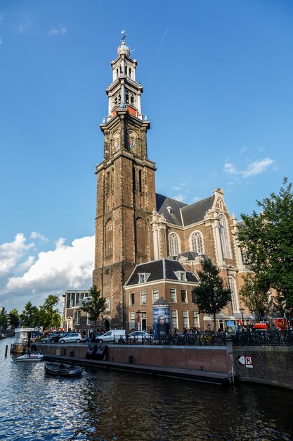 Foto toren van gebouwen in de stad