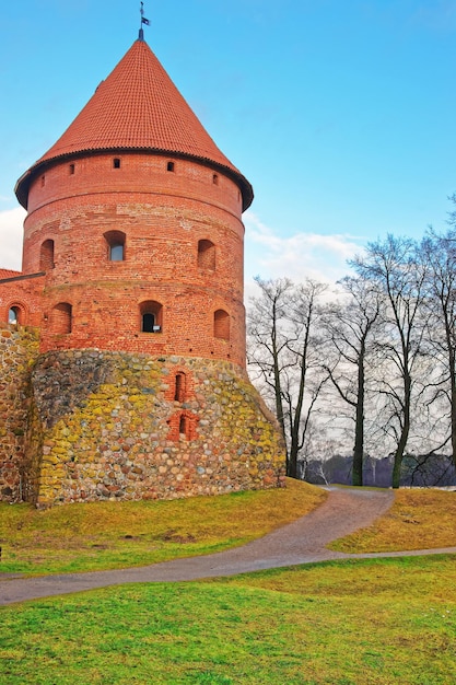 Toren van het kasteelmuseum van het eiland Trakai op het moment van de dag, niet ver van Vilnius, Litouwen