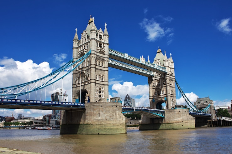 Foto torenbrug in de stad van londen, engeland, het uk