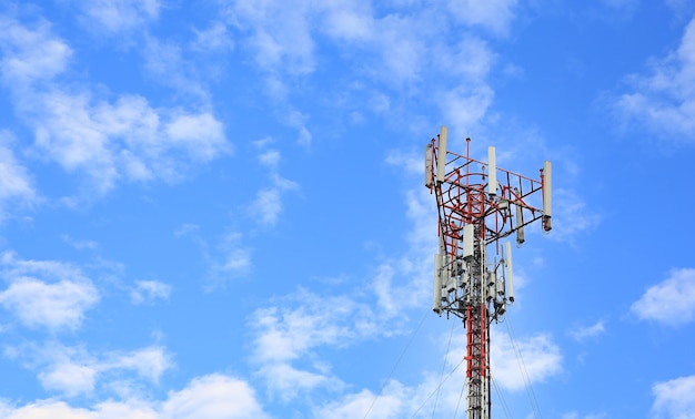 Torenpolen en antennes voor draadloze telefonie