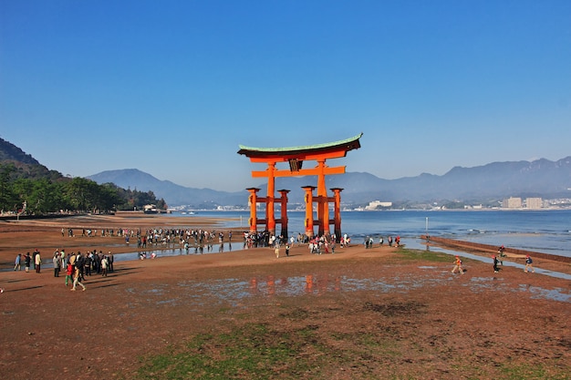 Torii, Itsukushima-heiligdom, Miyajima-eiland, Japan