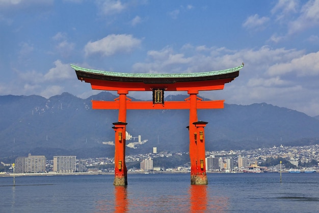 Torii Itsukushima-schrijn Miyajima-eiland Japan