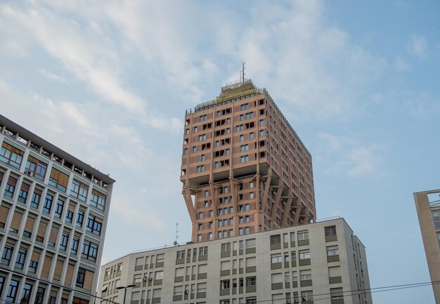 Torre Velasca는 고층 빌딩입니다.