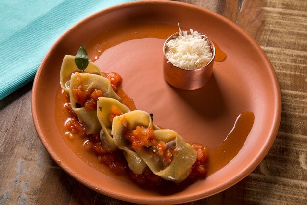 Tortellini with pomodoro sauce