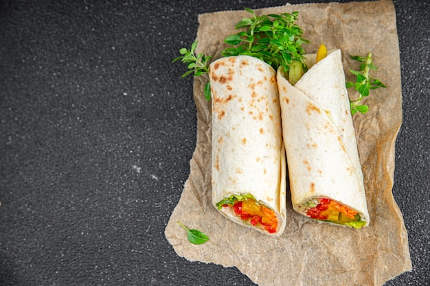 tortilla groente burrito fajita shoarma met groenten pita gezonde maaltijd snack