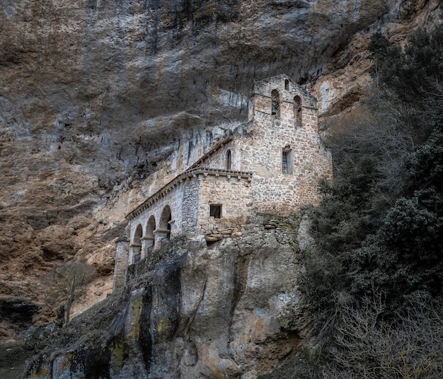 Экскурсия по провинции Бургос, Испания, с ее водопадами, замками, горами ...