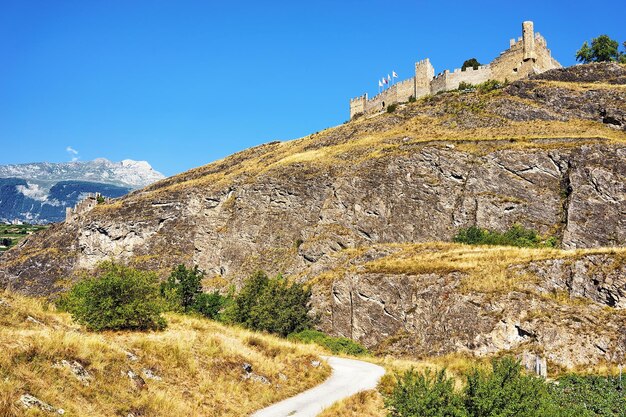 Tourbillon-kasteel op de heuvel in Sion, kanton Wallis, Zwitserland.