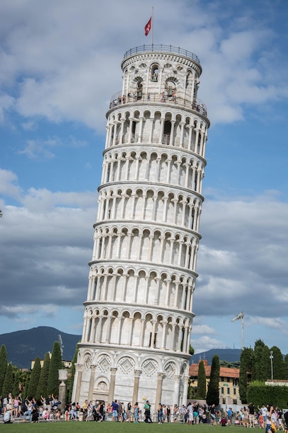 tourists by leaning tower of pisa