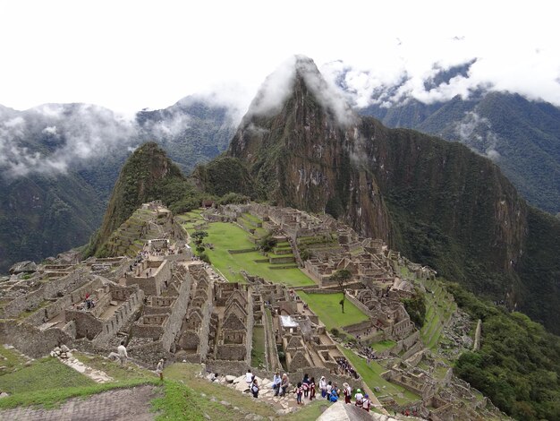 Foto turisti su una montagna