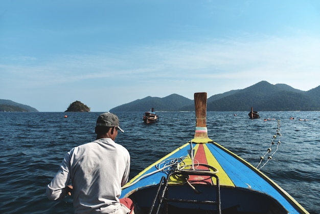 Туристы, заняться сноркелингом на острове Липе