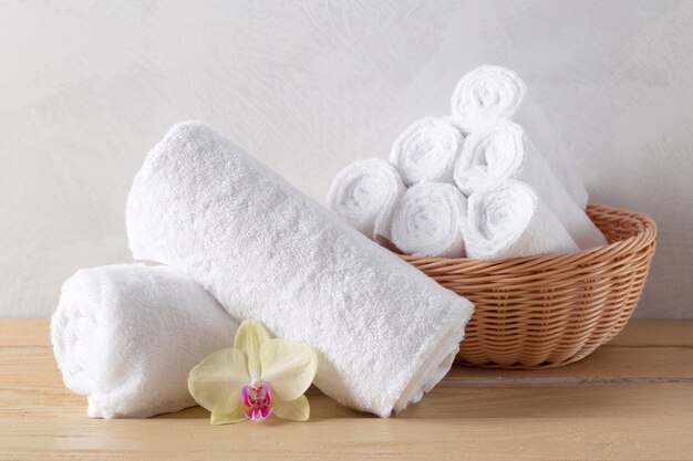 Towels roll with flower