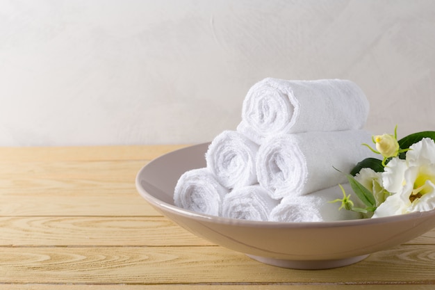 Towels roll with flower