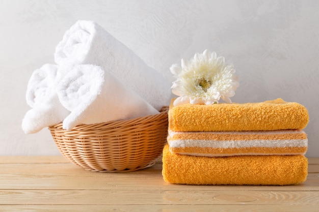 Towels roll with flower