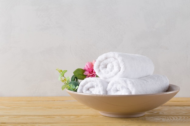 Towels roll with flower