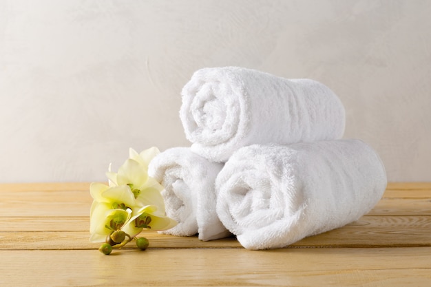 Towels roll with flower