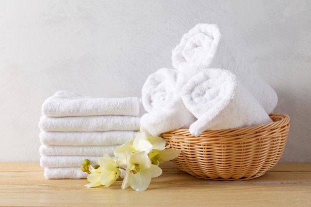 Towels roll with flower