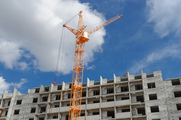 Tower cranes and construction of high-rise building