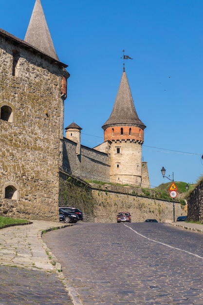 Torri ed edifici del castello di kamianets-podilskyi, ucraina