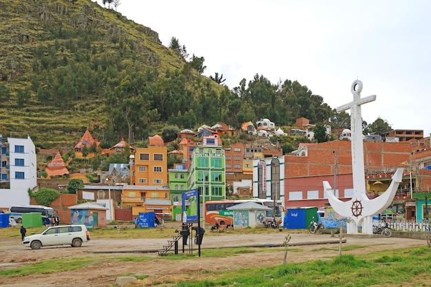 남아메리카 볼리비아 티티카카 호반의 코파카바나 마을