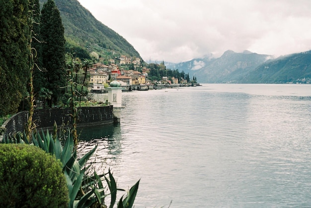 Town of varenna on the shores of lake como against the backdrop of the mountains