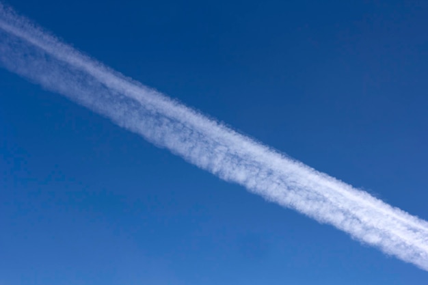 Foto traccia dell'aereo nel cielo