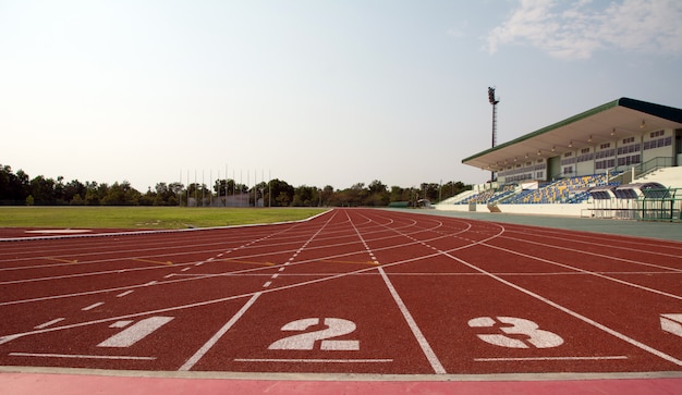 写真 陸上競技場のトラック番号