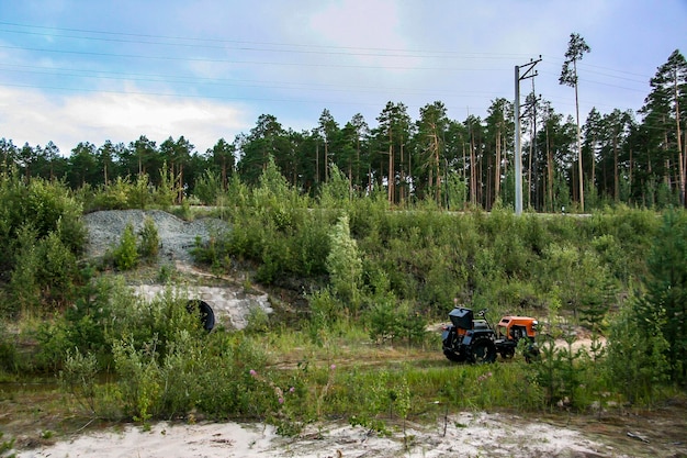 Photo tractor on field against sky