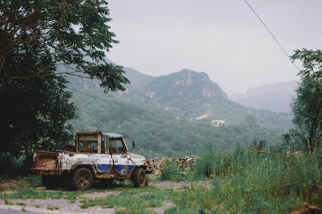 Photo tractor on field against sky