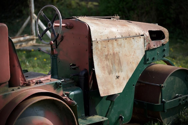 Foto tractor op het land