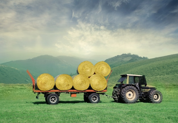 Foto tractor op het platteland