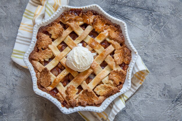 Traditional American apple pie